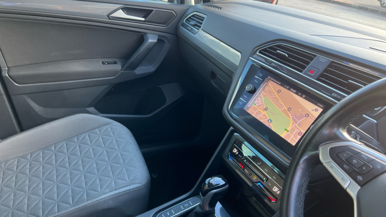 Volkswagen Tiguan 2.0 TDI Life 5dr DSG Diesel Estate